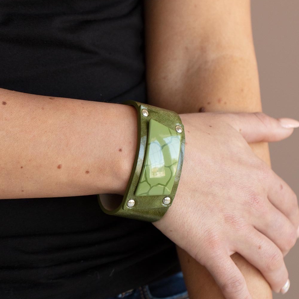❤️🔥5/$25❤️🔥 Geo Glamper Green Bracelet